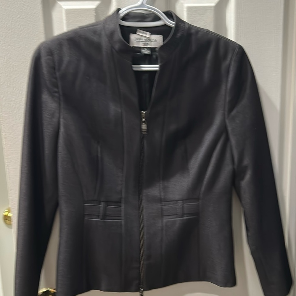 SHARAGANO women’s two piece suit, (pant) .Size 4 charcoal gray.